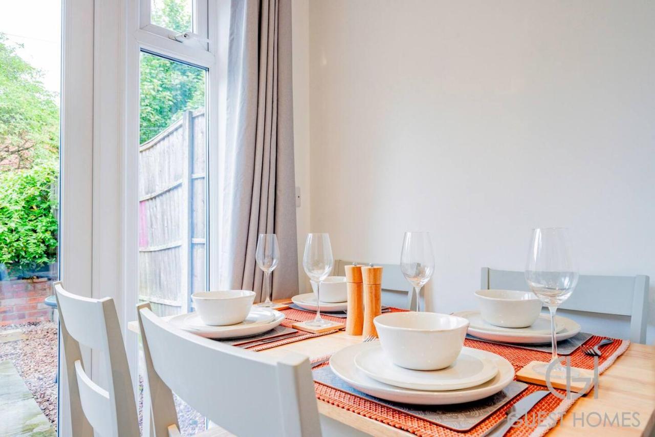 Guest Homes I Friar Street Flat เฮริฟอร์ด ภายนอก รูปภาพ
