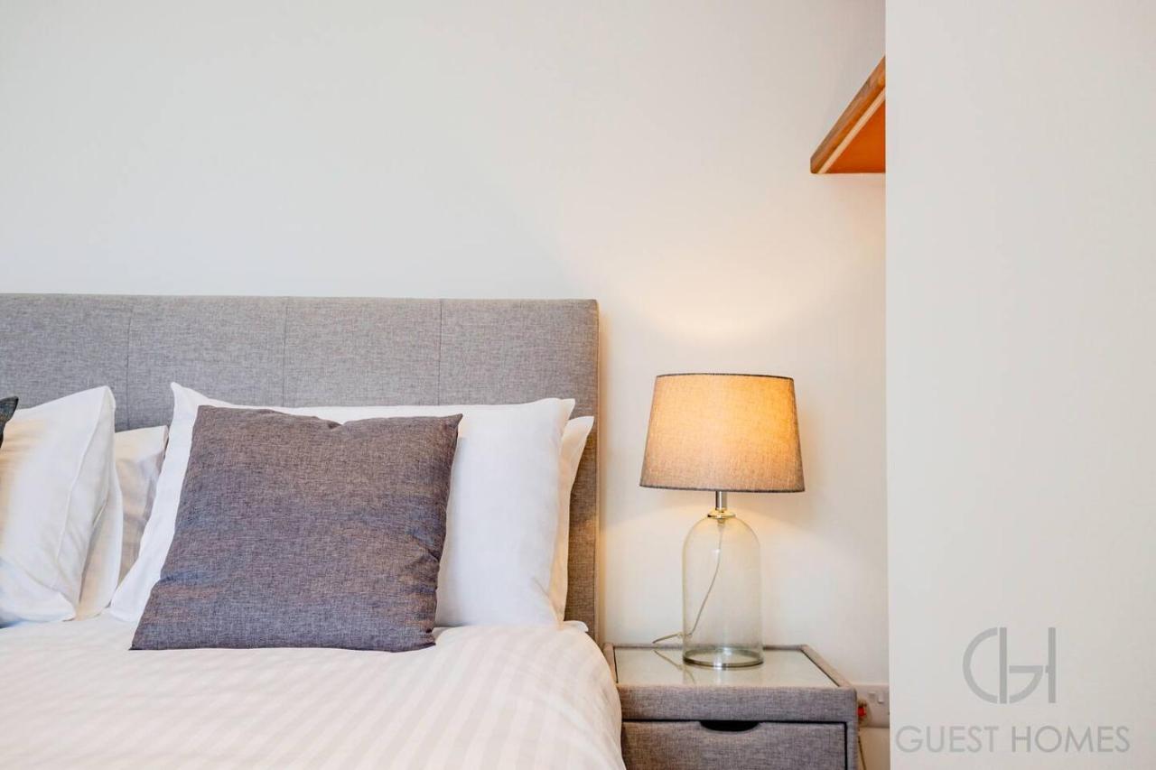 Guest Homes I Friar Street Flat เฮริฟอร์ด ภายนอก รูปภาพ